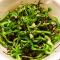 楽ちん楽ちん's cooksnap of when they made ピーマンと塩昆布とすりごま炒め.