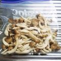 もぐ・ω・くま's cooksnap of when they made 冷凍そのまんまぶなしめじ♪.
