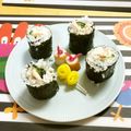 komutatata's cooksnap of when they made コストコ☆ロティサリーチキンで巻き寿司.