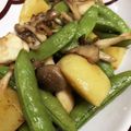 嫁☆みぃこ's cooksnap of when they made スナップエンドウときのこのバター醤油炒め.