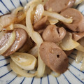 はるちゃん☆'s cooksnap of when they made 魚肉ソーセージと玉ねぎのマヨ醤油炒め.