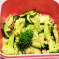 ☆yopipi's cooksnap of when they made お弁当用 ブロッコリーと胡瓜のごま和え.