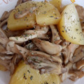 ぬこひめゆき's cooksnap of when they made 超簡単♡舞茸とじゃがいものバタポン炒め.