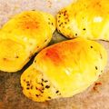 しみくま's cooksnap of when they made ふんわり香ばしい♥黒ごまバターロール.