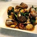 masabagel's cooksnap of when they made 簡単台湾料理！あさりのピリ辛バジル炒め.