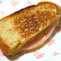 nosso's cooksnap of when they made 朝食☀ハムマヨ♡チーズトースト♡.