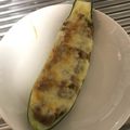 みーーーころ's cooksnap of when they made ☼ズッキーニボートのひき肉詰めチーズ焼き.