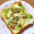 nosso's cooksnap of when they made シャキ²レタスと焼きとり缶の和トースト.