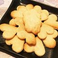 Spain's cooksnap of when they made 固くないオリーブオイルの型抜きクッキー.