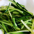 つぼみの's cooksnap of when they made 簡単！冷やし中華に♪きゅうりの千切り！.