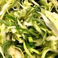 ʕ·͡·̫͖'s cooksnap of when they made 大葉とキャベツの塩ごま油サラダ.