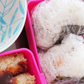 eiyoushi's cooksnap of when they made ゆかりと鮭フレークのおにぎり.