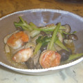 砧の渓流釣師's cooksnap of when they made 海老としめじとセロリの葉のガーリック炒め.