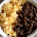 クック4HQYJW☆'s cooksnap of when they made 合挽きミンチと卵の２色丼.
