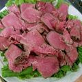 らぶらぶしょこまま's cooksnap of when they made 牛モモブロックでローストビーフ.