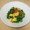 ピーナッツ子♪'s cooksnap of when they made つるむらさきとトマトと卵の三色炒め.