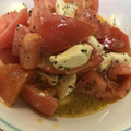 viekaie's cooksnap of when they made トマトとクリームチーズのカプレーゼ風.
