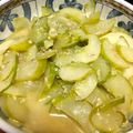 ＊いっち＊'s cooksnap of when they made 瓜(巨大きゅうり）のニンニク味噌炒め.