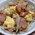 レオミウ's cooksnap of when they made 簡単っす！もやしめじのウインナー卵炒め.