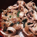 withスマーフ's cooksnap of when they made 丼にもお弁当にも！豚肉とシソの甘辛炒め.