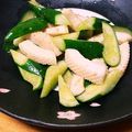 ☆やいやい☆'s cooksnap of when they made イカとキュウリの中華炒め.