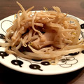 colomalu's cooksnap of when they made エリンギともやしのにんにくバター醤油炒め.
