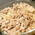 min0614's cooksnap of when they made 合挽き肉と玉葱の合わせ炒め.