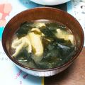 こともみ's cooksnap of when they made わかめと油揚げの味噌汁.