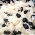 ねこまーどれ's cooksnap of when they made 炊飯器で簡単黒豆ごはん（白むし）.