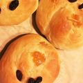まきろんカフェ's cooksnap of when they made 爽やかオレンジピールとレーズンの花型パン.