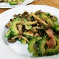なおきんとん's cooksnap of when they made しめじとベーコン、ゴーヤのこくマヨ炒め.