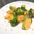 Hrnzm's cooksnap of when they made チーズがトロリ♬ ブロッコリーの炒り卵.
