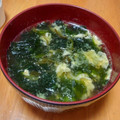 まりるれろキッチン's cooksnap of when they made ふわっ♪卵とめかぶのスープ～ダシダで～.