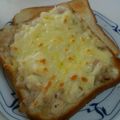 タルタルチキン南蛮's cooksnap of when they made ツナメルトトースト.