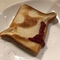 ラクラクダ's cooksnap of when they made ハロウィンに☆簡単カワイイおばけトースト.