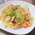 なち☆★'s cooksnap of when they made 五穀米で鮭とレタスのチャーハン.