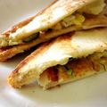 ﾊﾞﾀﾞｷﾞﾆ's cooksnap of when they made 余ったポテサラDeホットサンド♡.