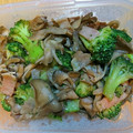 satie29's cooksnap of when they made ちゃちゃっとブロッコリーと舞茸炒め.