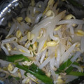 ルリカラクサ's cooksnap of when they made 簡単中華・ニラともやしの塩炒め.