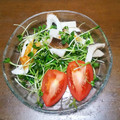 みみりん♪♪'s cooksnap of when they made 豆苗とかいわれ大根のサラダちくわエリンギ.