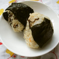 花時計咲いた's cooksnap of when they made 簡単♡塩昆布と桜海老とゴマのおにぎり.