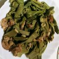 ユッキー1119's cooksnap of when they made イタドリと豚の炒めたん。.