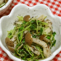 tokotann's cooksnap of when they made 簡単★副菜【豆苗としめじの胡麻和え】.