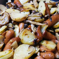 クックYYCX0S☆'s cooksnap of when they made ソーセージじゃが芋セロリの粒マスタ炒め.