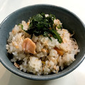 蒼の雫sp's cooksnap of when they made 鮭とエノキの炊き込みごはん.