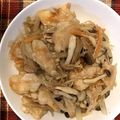 ようこ0327's cooksnap of when they made 柔らか鶏むね肉としめじのバタポン炒め。.