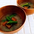 雛鳥と親鳥's cooksnap of when they made 夏☀かぼちゃとインゲンのお味噌汁.