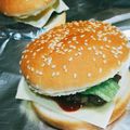 monji★'s cooksnap of when they made かんたんチーズバーガー♪.