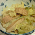 中華街's cooksnap of when they made さつま揚げとキャベツのサッと煮.