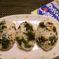 ジョングレ's cooksnap of when they made ワカメ増し増し♡おにぎり.